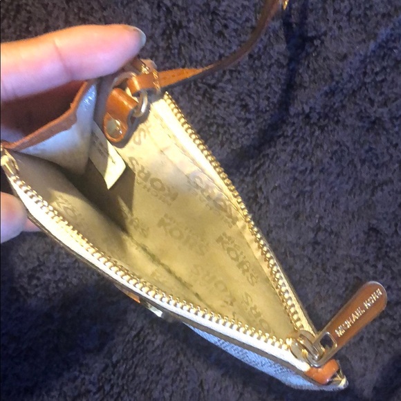 MICHAEL KORS KEYCHAIN COIN WALLET - Picture 3 of 4